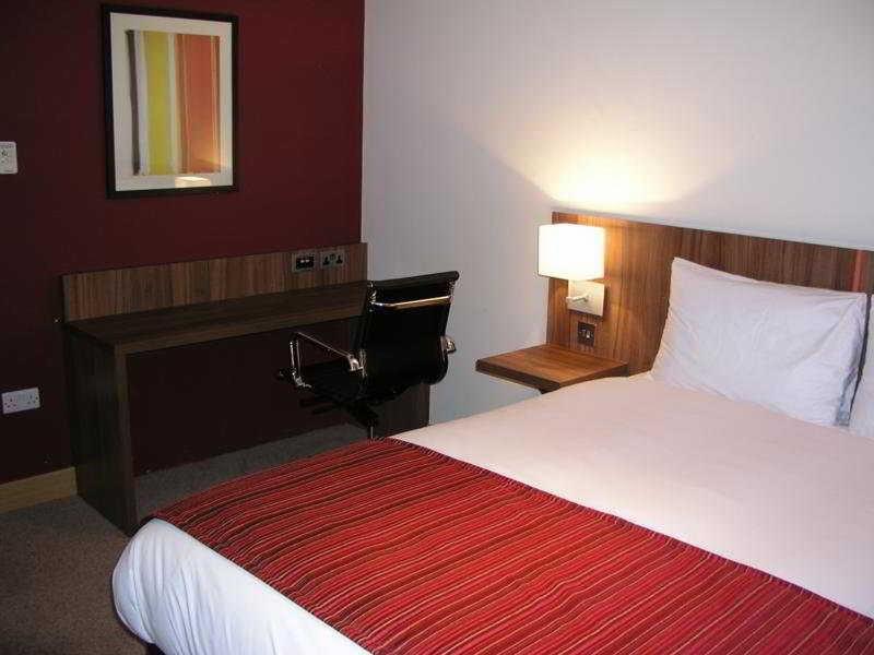 Готель Ramada Hounslow - Heathrow East Номер фото